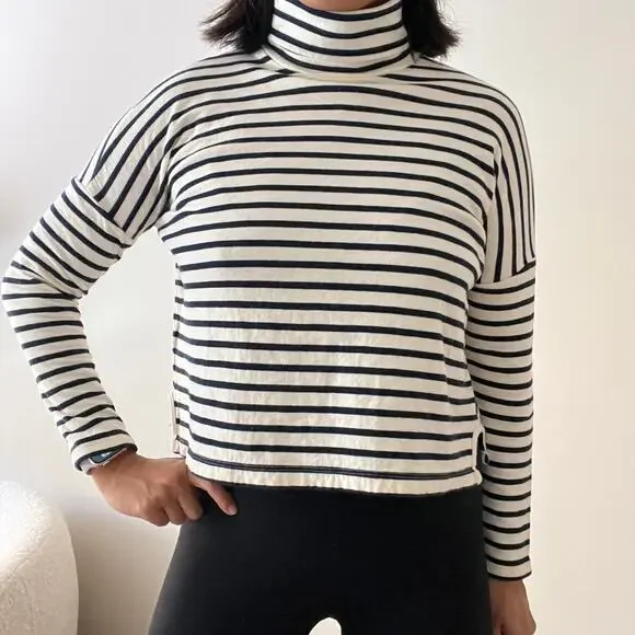 Madewell Striped White & Navy Blue Cropped Turtleneck Sweater Size XS - Picture 8 of 13